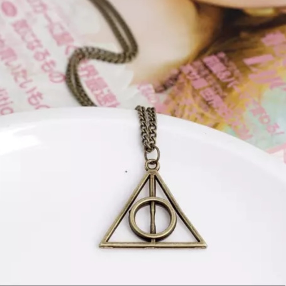 🎉 New Harry Potter Deathly Hallows Necklace
